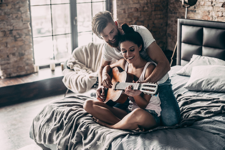 Stai facendo l’amica di letto