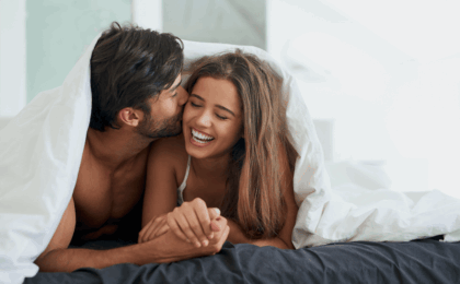 Stai facendo l’amica di letto, ma stai sperando che lui si innamori di te