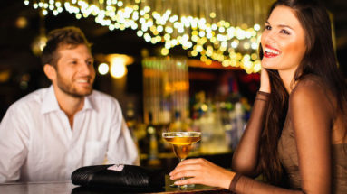 Ecco Come Approcciare un Uomo Nonostante la Paura del Rifiuto