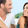 Come Flirtare con un Uomo che Ti Interessa