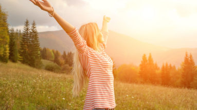 Modi per Iniziare ad Avere l'Amore Incondizionato per Te Stessa