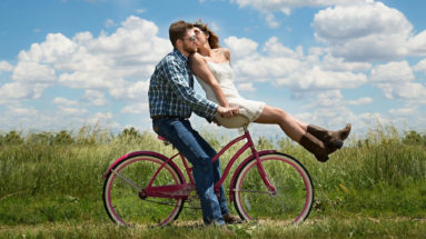 Sottolinea ciò che Ami nel Tuo Uomo, invece che i Suoi Errori