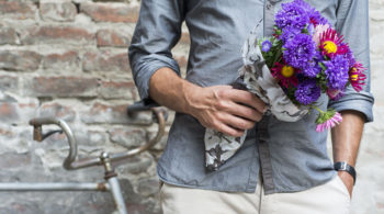 Come mai un uomo che non vuole impegni e legami, riesce a far innamorare una donna