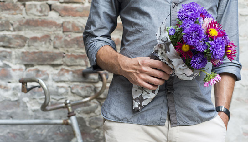 Come mai un uomo che non vuole impegni e legami, riesce a far innamorare una donna