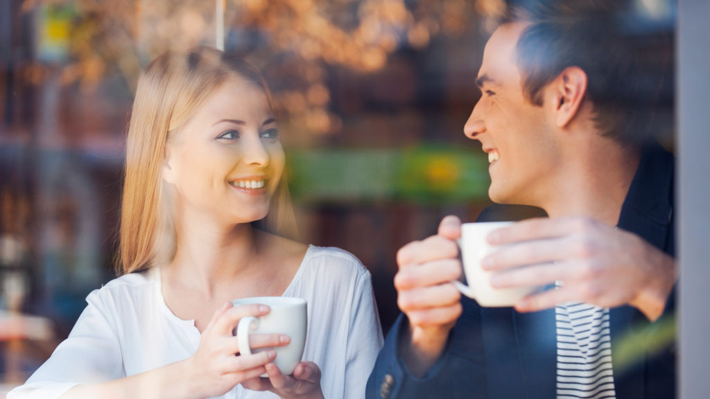 Come chiedere a un uomo di uscire senza sembrare appiccicosa