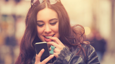 Come scrivere a un uomo per incuriosirlo? Le regole di base per conquistarlo