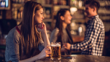 Come smettere di essere ossessionata dalla nuova storia del tuo ex