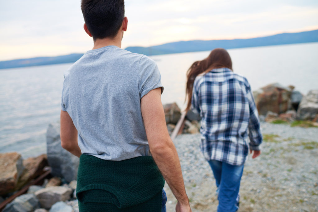 Quando un uomo non vuole impegnarsi, ma non ti lascia andare… Ecco cosa fare
