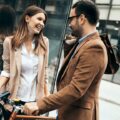 Come tenere gli occhi dell’uomo che desideri su di te e solo su di te