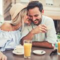 Come aumentare l'interesse di un uomo