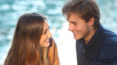 Come mantenere un uomo interessato e desideroso di stare con te