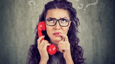 Perché non dovresti chiamare o mandare un messaggio al tuo ex