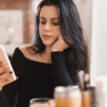 Come convincere un uomo a rispondere ai messaggi