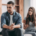 Perché un uomo gioca con i tuoi sentimenti