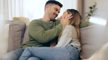 Come parlare dei tuoi sentimenti a un uomo