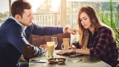 Segnali che la paura del rifiuto sta controllando la tua vita sentimentale