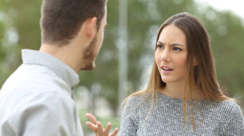 Cosa fare quando un uomo ti chiama ancora “amica” dopo mesi di frequentazione