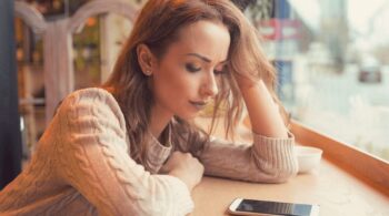 Da “Aspetto il Suo Messaggio” a “Sono Sempre la Scelta”: Cambia il Tuo Self-Concept (la Legge di Assunzione)